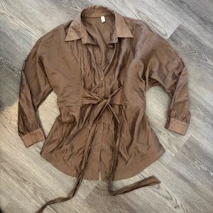 Mochy Longsleeve Sheet Brown Button-down Blouse with Tie